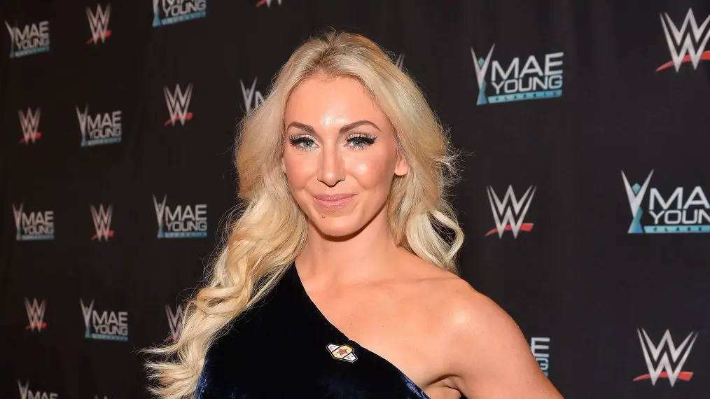 How tall is Charlotte Flair?